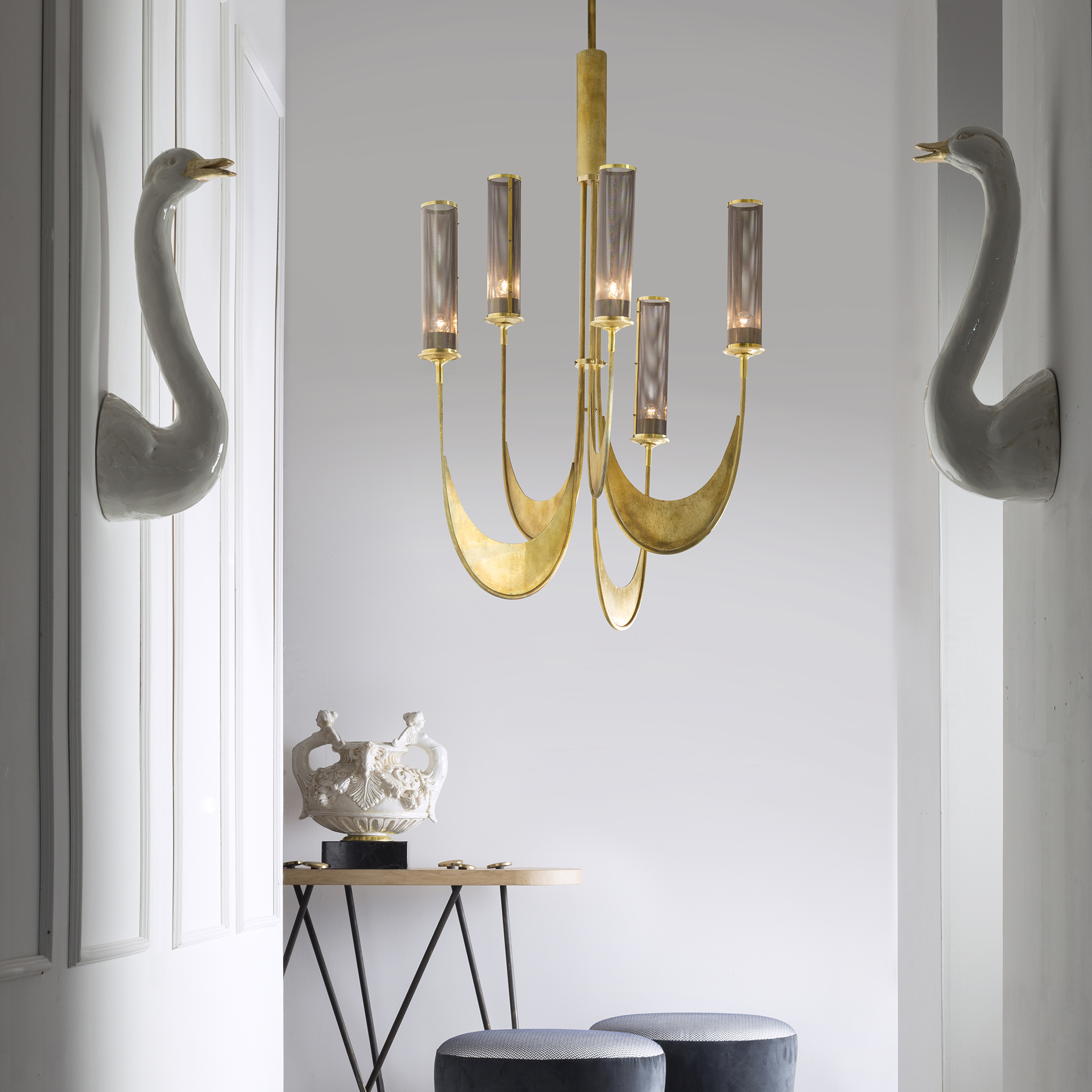 Lampadario in ottone naturale inciso a mano in 